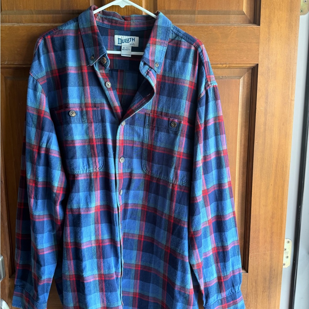 Duluth Trading Co Blue and Red Plaid Button-Down Flannel Shirt